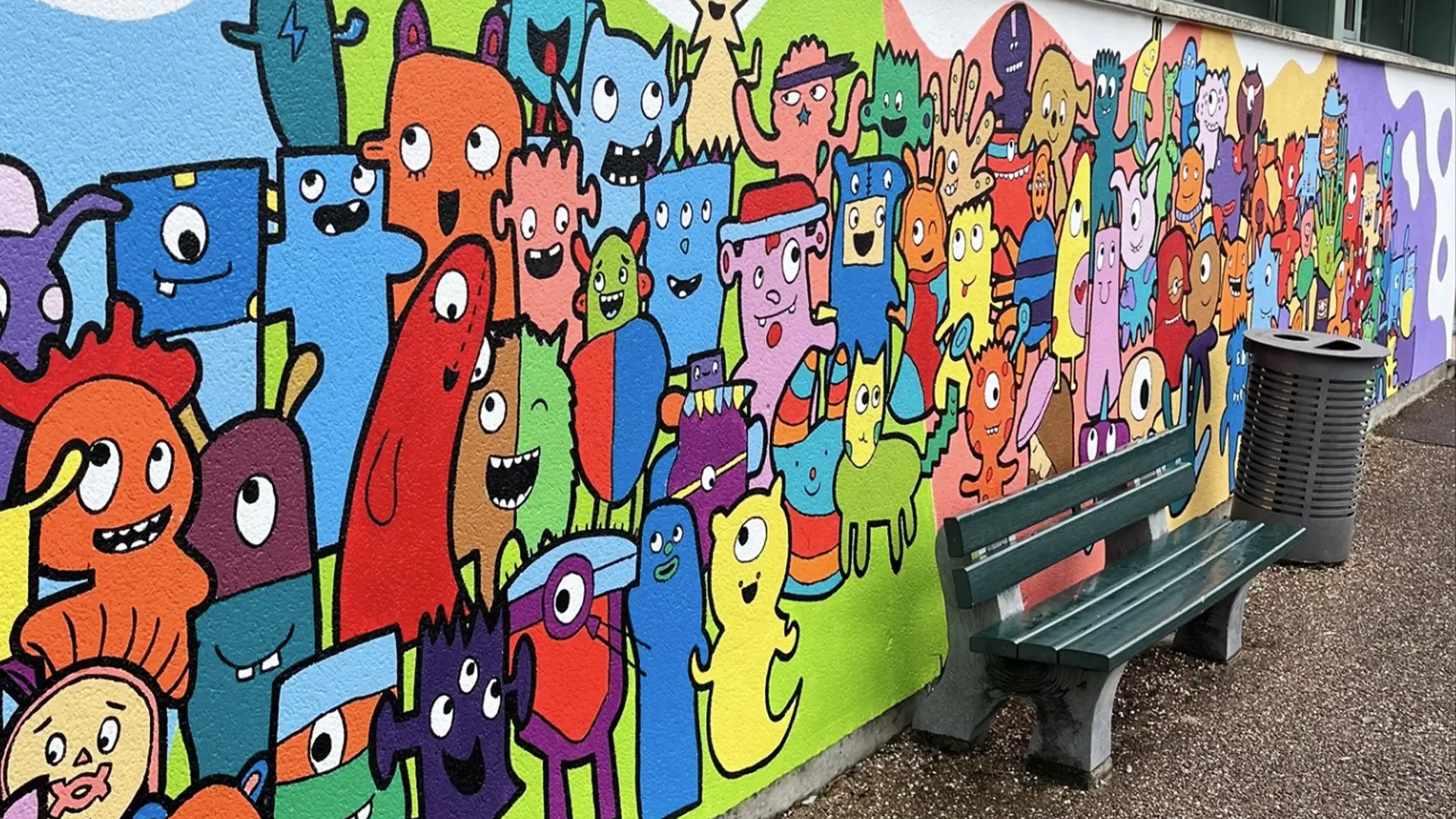 Fresque collective à l’école Maës de Lens - Cité Éducative de Lens - Hauts-de-France ©Kiwano