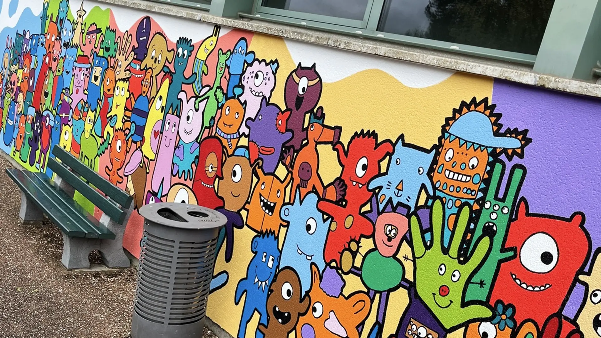 Fresque collective à l’école Maës de Lens - Cité Éducative de Lens - Hauts-de-France ©Kiwano